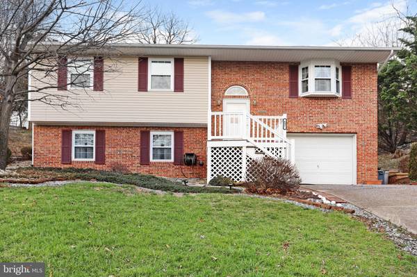 697 VIRGINIA ST, Strasburg, VA 22657