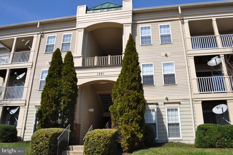 1061 GARDENVIEW LOOP #203, Woodbridge, VA 22191