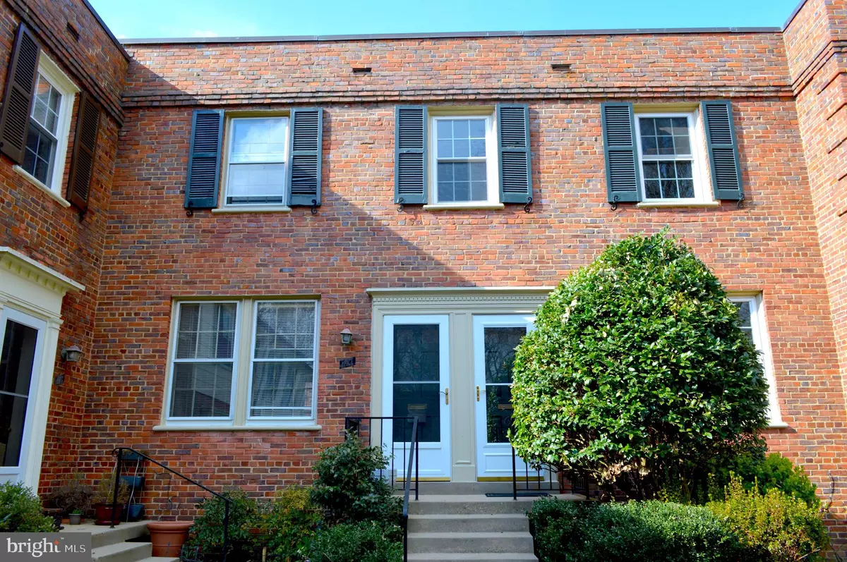 Arlington, VA 22204,1400 S BARTON ST #417