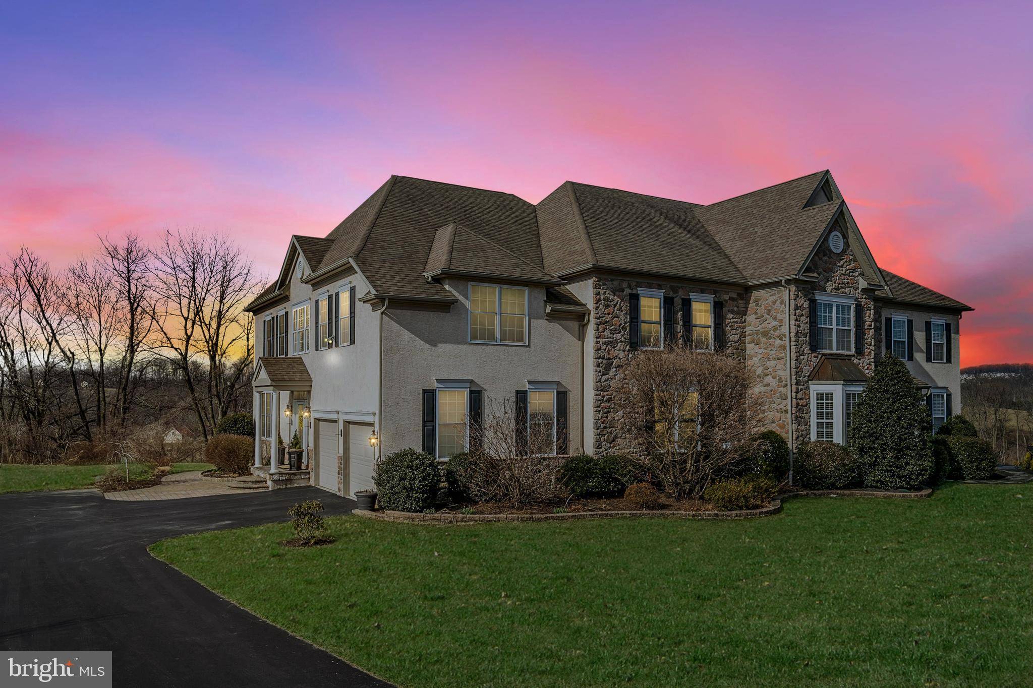 205 IRONSTONE LN, Elverson, PA 19520