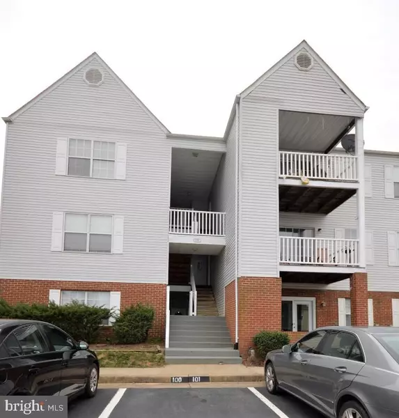 100 PICADILLY LN #202, Stafford, VA 22556