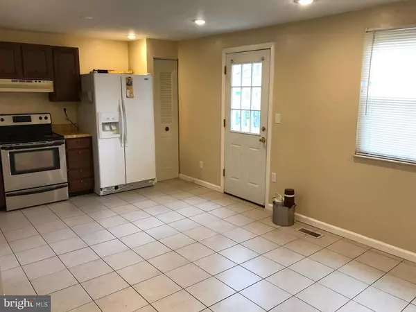 Pasadena, MD 21122,3604 ROBIN AIR CT