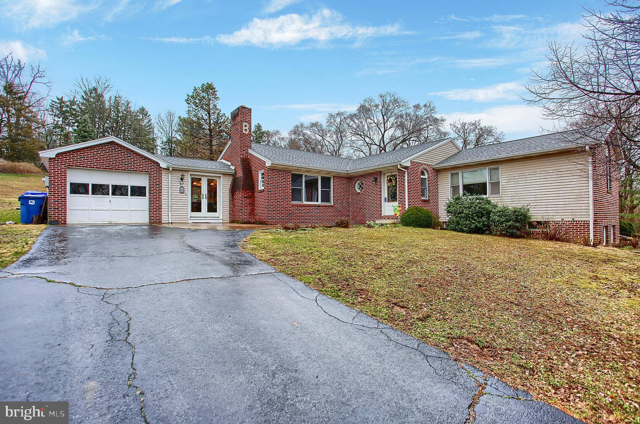 57 LONGS GAP RD, Carlisle, PA 17013