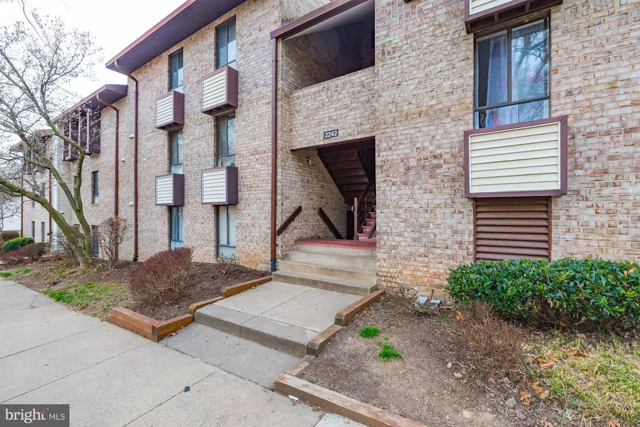 2242 CASTLE ROCK SQ #1B, Reston, VA 20191