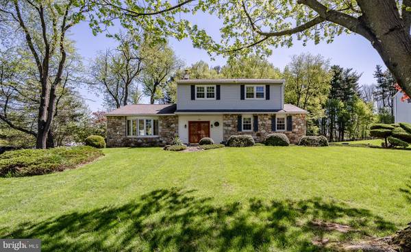 12 GREEN MEADOW CIR, Churchville, PA 18966