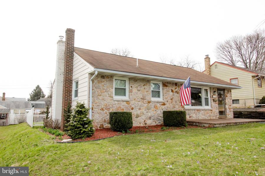 610 N MOUNT JOY ST, Elizabethtown, PA 17022