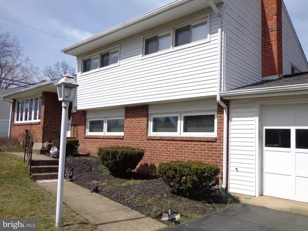 Yardley, PA 19067,136 HEDGEROW DR