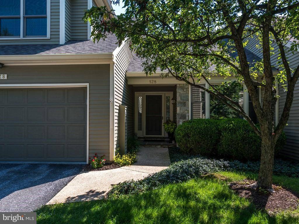 Lancaster, PA 17601,128 DEER FORD DR