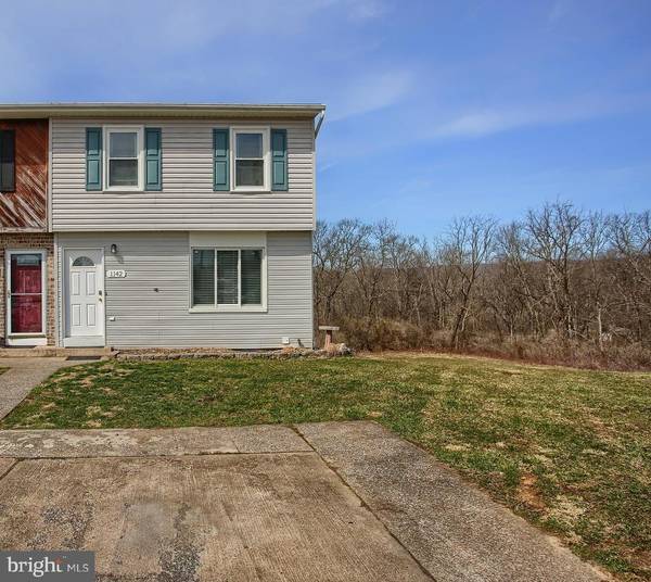 1142 PHEASANT DR N, Carlisle, PA 17013