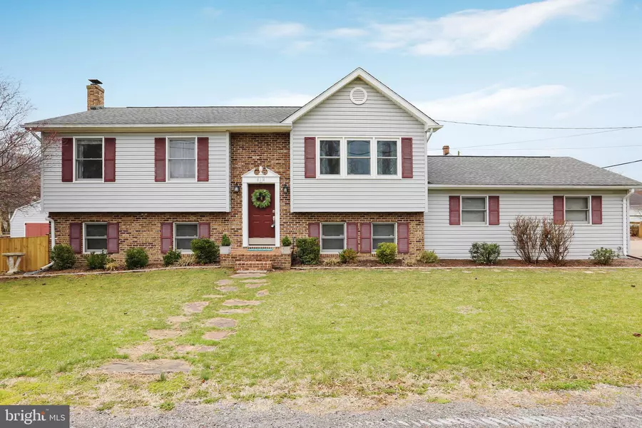 814 E WASHINGTON ST, Strasburg, VA 22657