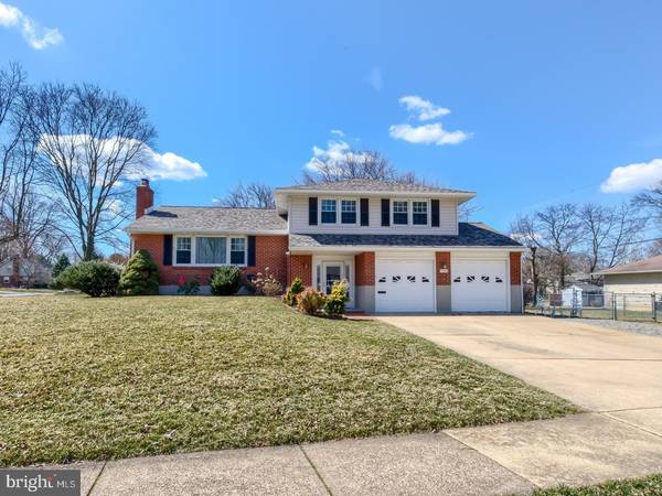 2400 LARCHWOOD RD, Wilmington, DE 19810