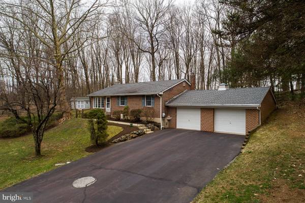 1003 SUMMIT AVE, Schwenksville, PA 19473