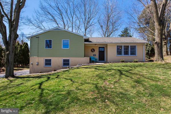 42 MILLER DR, Manheim, PA 17545