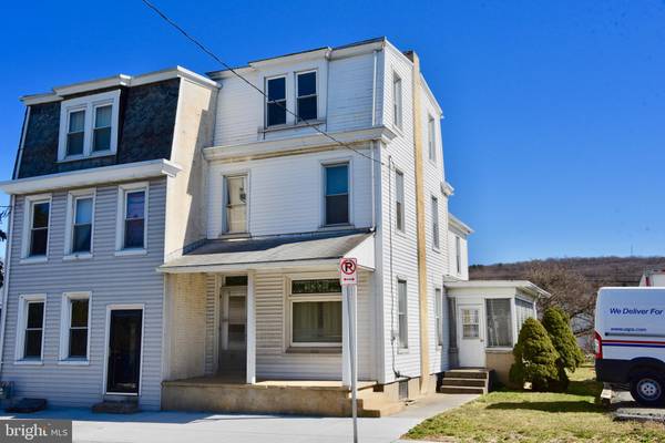 216 E MAIN ST, Fleetwood, PA 19522