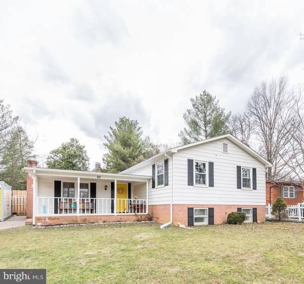 30 S JAMES ST, Hamilton, VA 20158