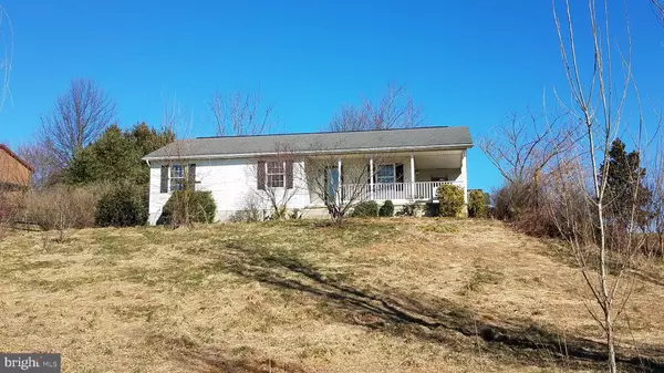 63 LOWE RD, Fawn Grove, PA 17321