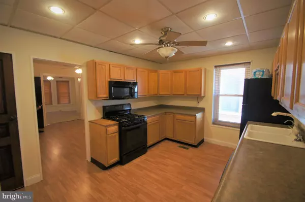 Emmaus, PA 18049,542 BROAD ST
