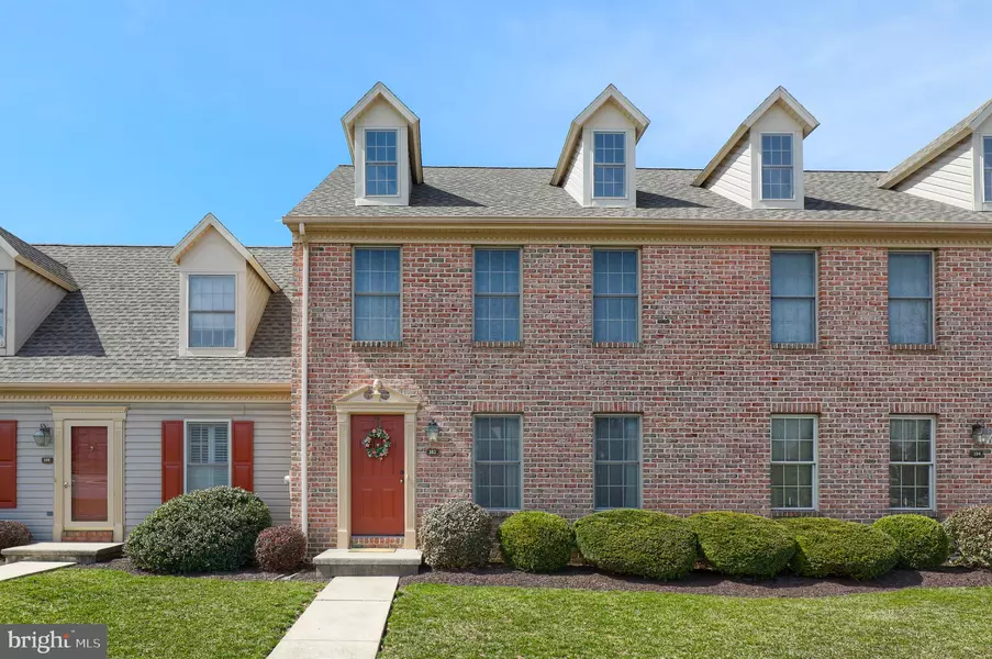 102 WEATHERBURN DR, York, PA 17402