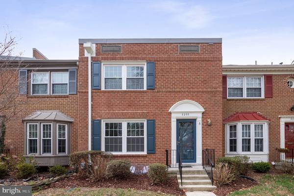 8237 FORRESTER BLVD, Springfield, VA 22152