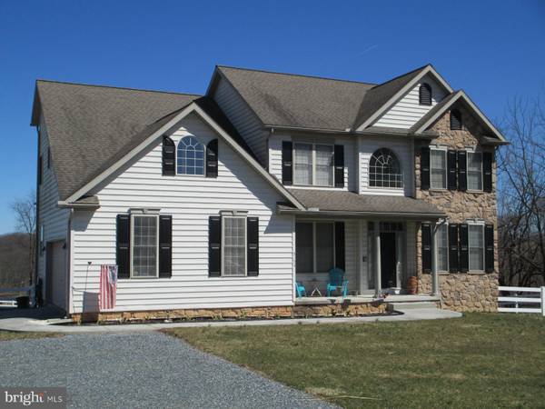 5194 BLUE HILL RD, Glenville, PA 17329