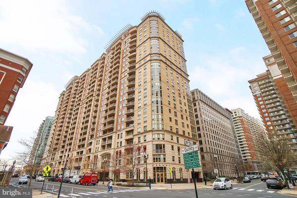 888 N QUINCY ST #802, Arlington, VA 22203