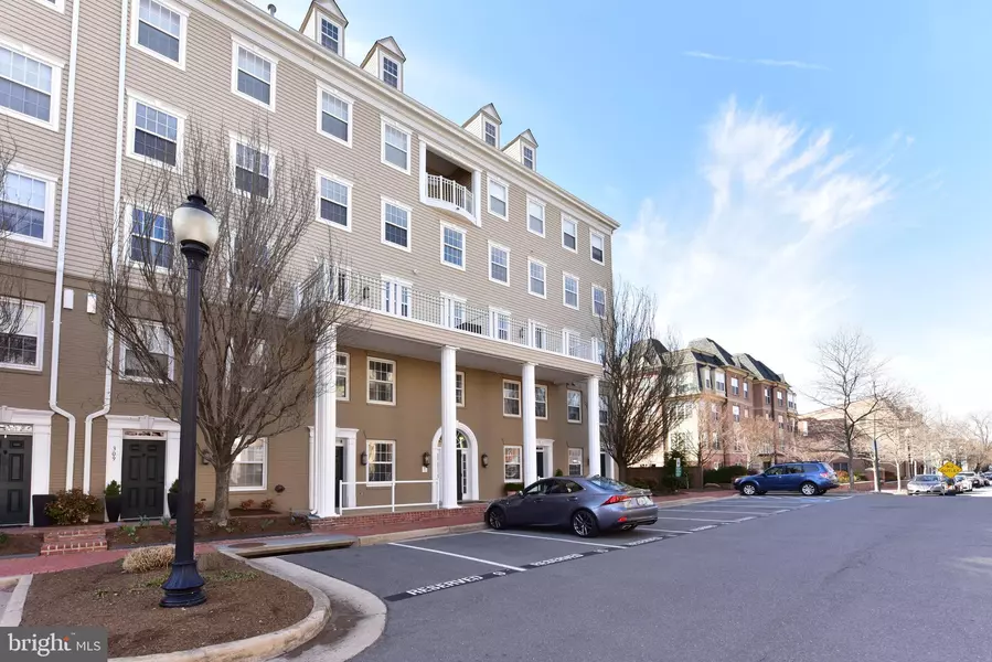 305 S PAYNE ST #308, Alexandria, VA 22314