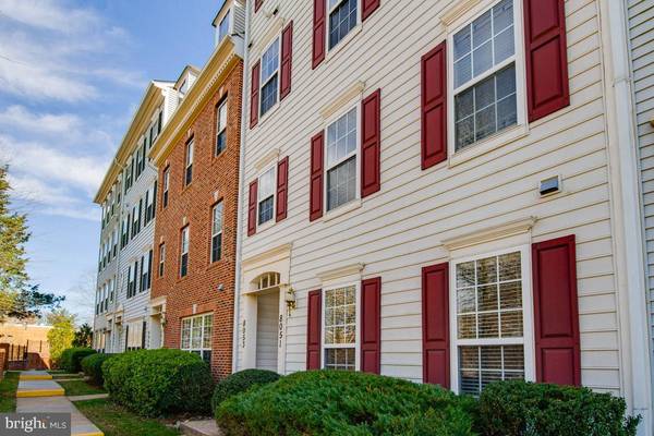 8051 GATEHOUSE RD #12, Falls Church, VA 22042