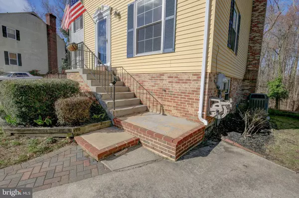 Annapolis, MD 21403,8 MOORING POINT CT