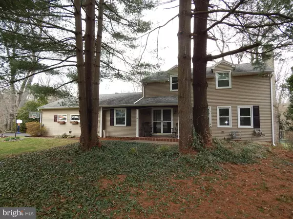 833 MEADOW LN, Camp Hill, PA 17011