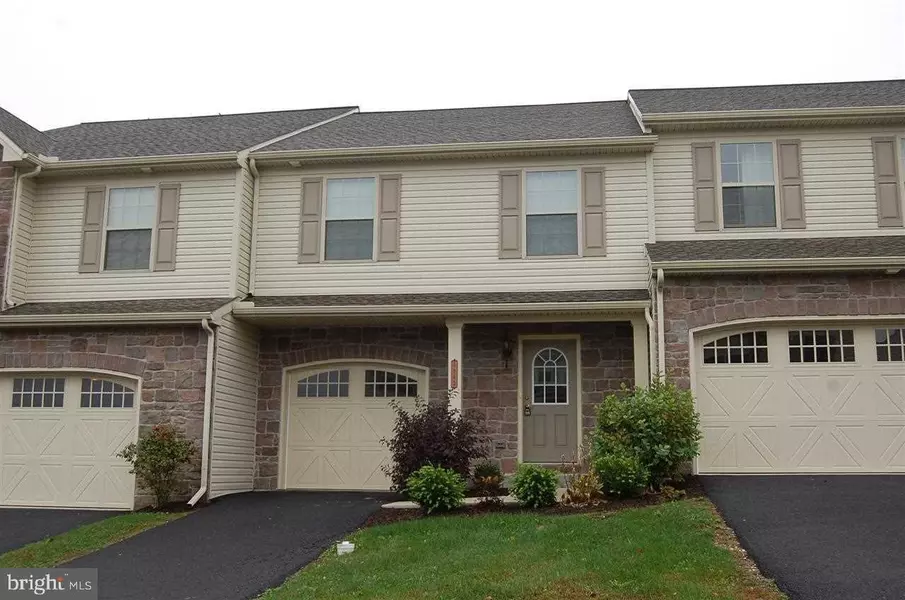 1842 VISTA DR, Mechanicsburg, PA 17055