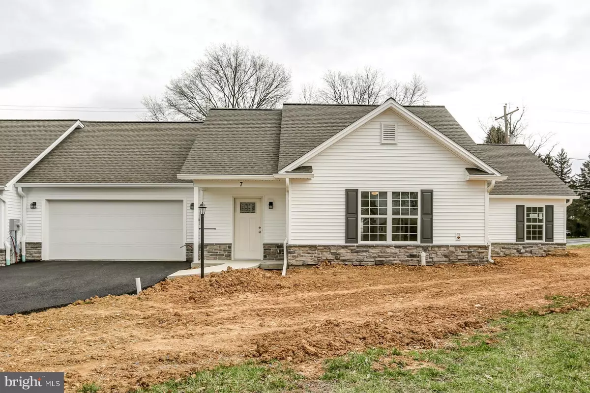 Mount Holly Springs, PA 17065,7 GROUP CT