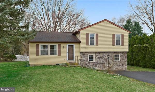 410 STONY BATTERY RD, Landisville, PA 17538