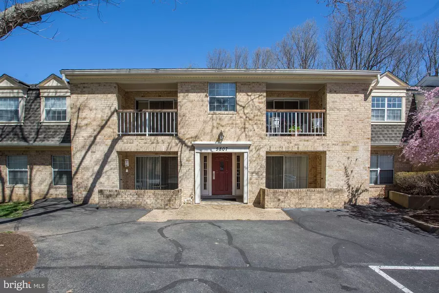 5807 COVE LANDING RD #202, Burke, VA 22015