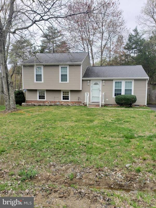 10934 HUNTINGTON WOODS CIR, Fredericksburg, VA 22407