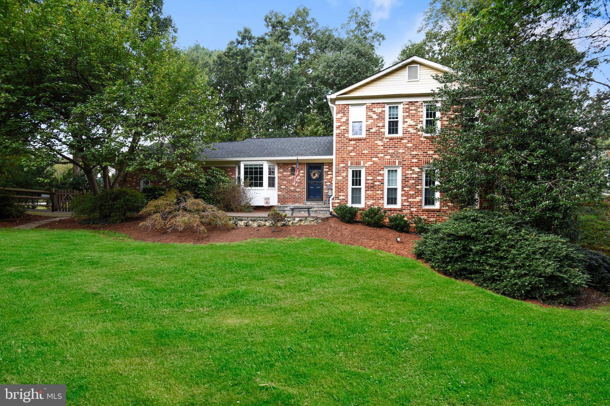 11904 SAINT HELENA DR, Oakton, VA 22124