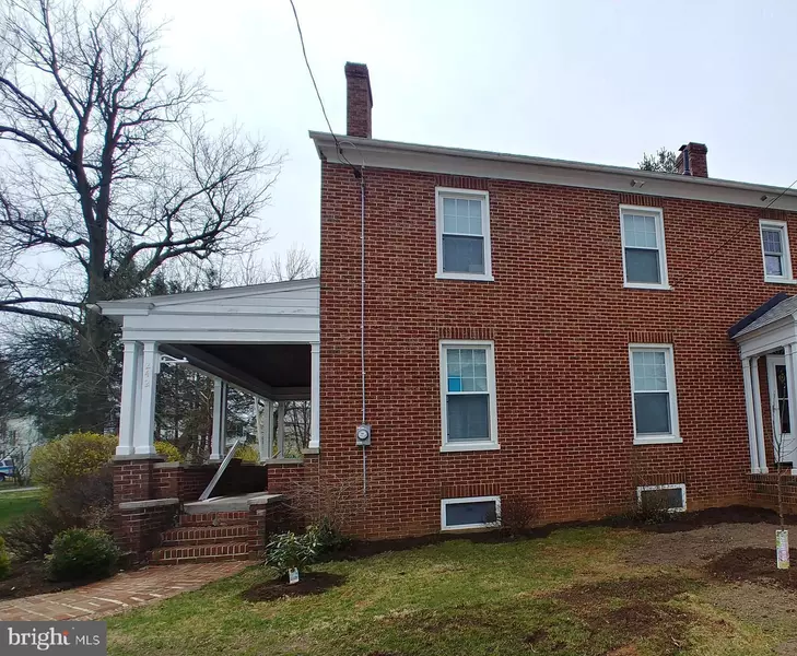 242 COLLEGE AVE, Chambersburg, PA 17201