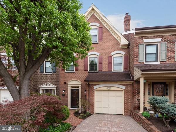 6309 CHAUCER VIEW CIR, Alexandria, VA 22304