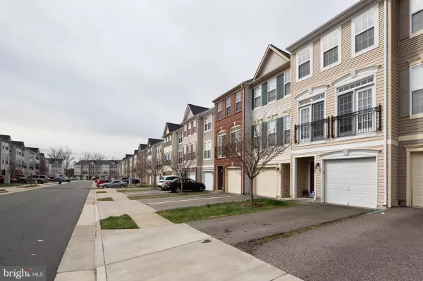 Woodbridge, VA 22191,15593 JOHN DISKIN CIR #217