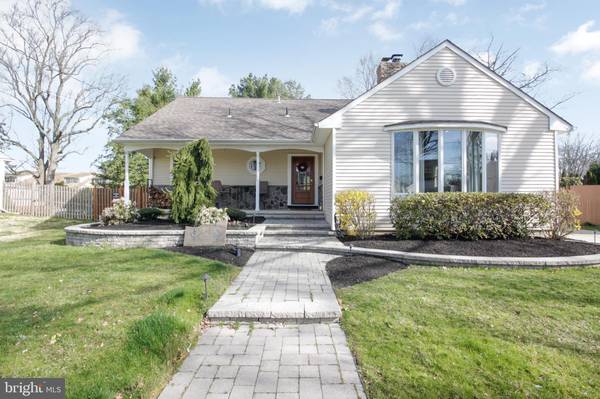 12 WOODSTOCK DR, Cherry Hill, NJ 08034