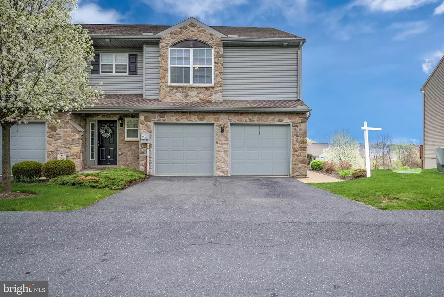 219 WOOLEY HOLLOW CT, Mechanicsburg, PA 17055