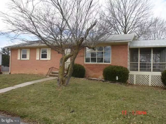 Martinsburg, WV 25405,60 MADERA