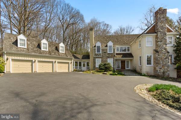 24 SLEEPY HOLLOW DR, Newtown Square, PA 19073