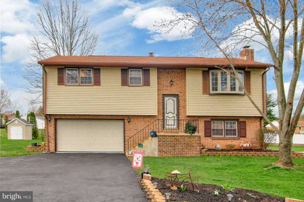 2218 CHESTNUT RD, York, PA 17408