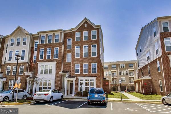 43591 HELMSDALE TER, Chantilly, VA 20152