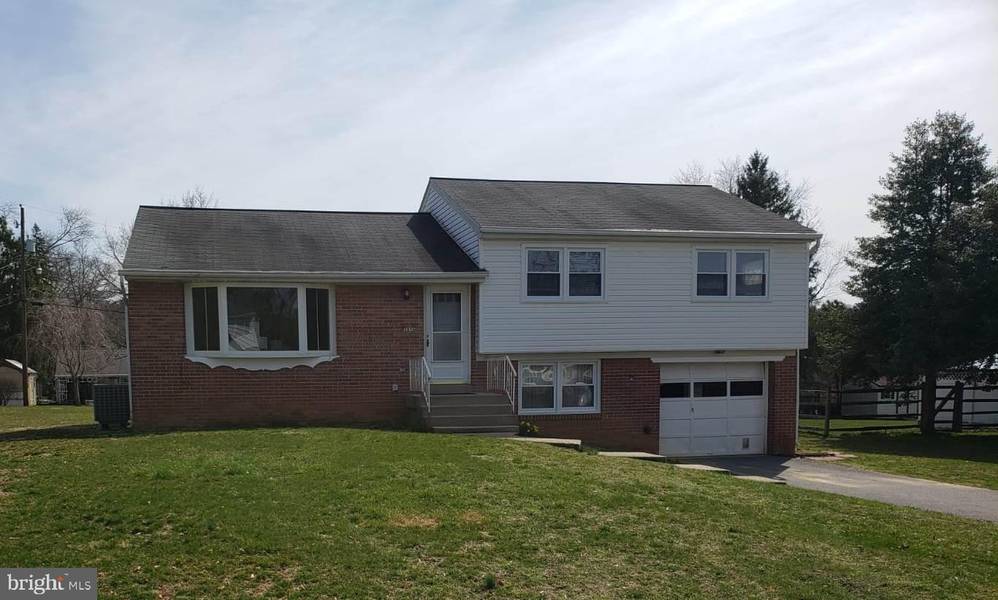 2656 SUTTON PL, Lancaster, PA 17601