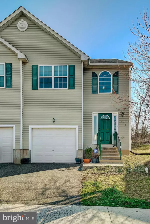 678 DAISY LN, Pennsburg, PA 18073