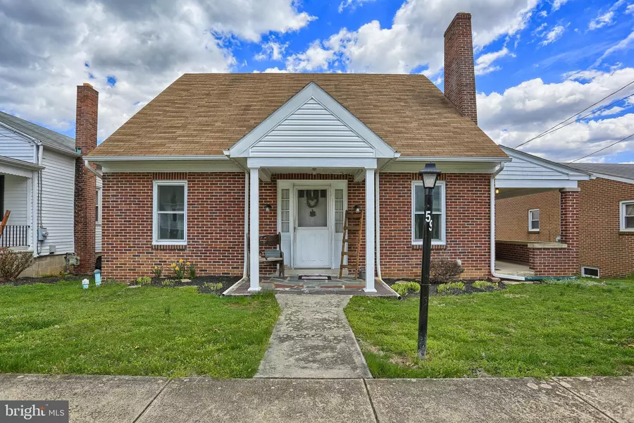 59 N WALNUT ST, Spring Grove, PA 17362