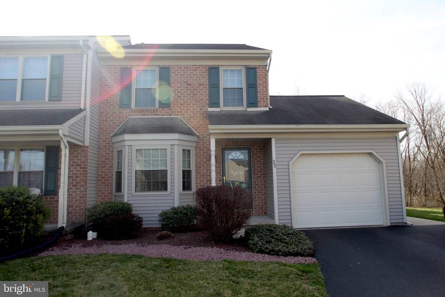 25 WINDEMERE CT, Elizabethtown, PA 17022