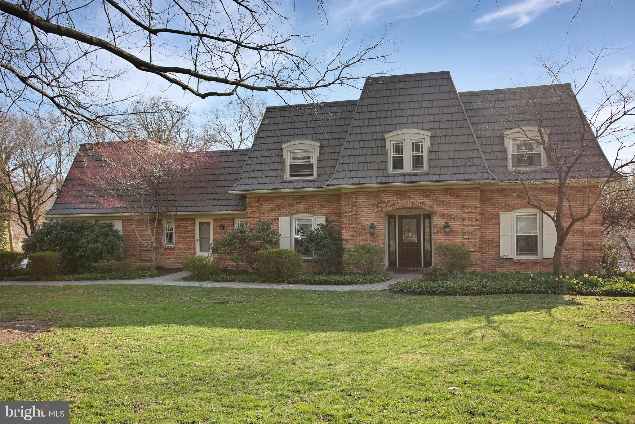 205 E LAUER LN, Camp Hill, PA 17011