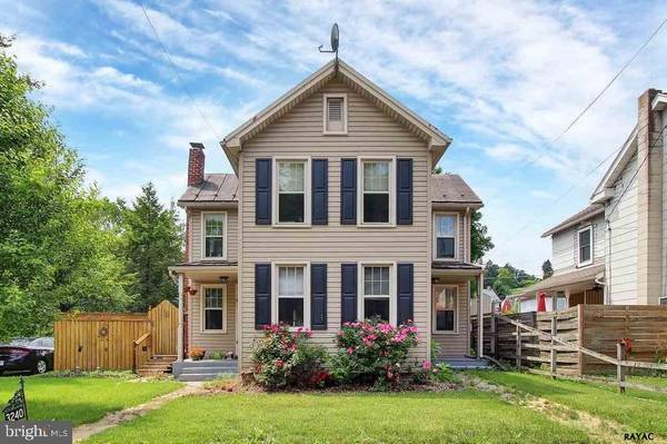 3240 N GEORGE ST, Emigsville, PA 17318